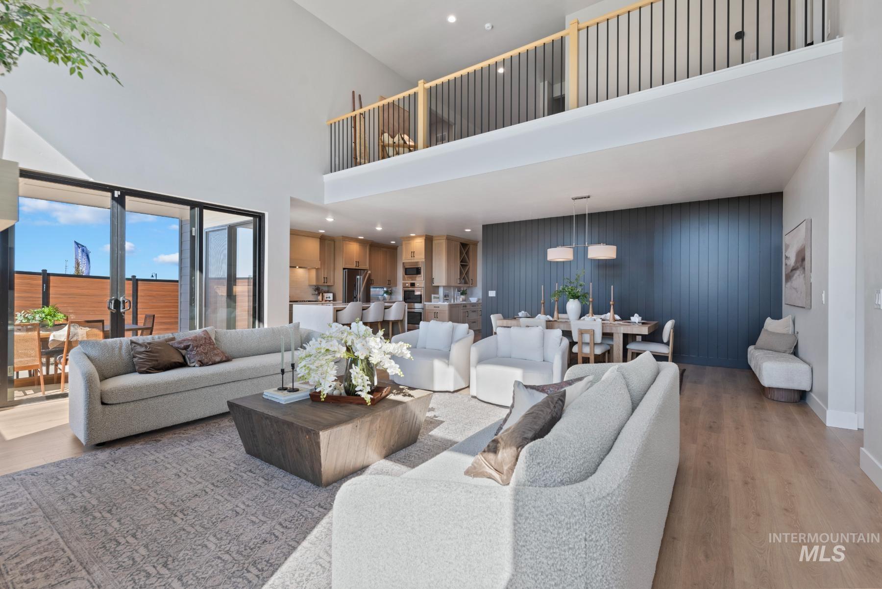 6851 N Valley Breeze Ave