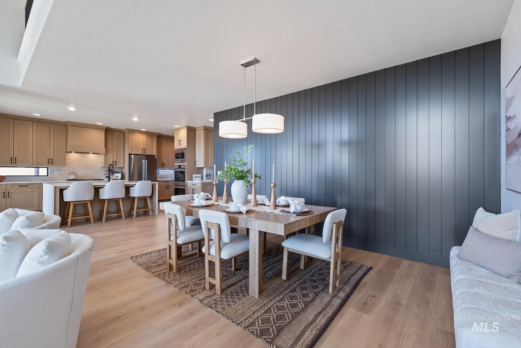 6851 N Valley Breeze Ave