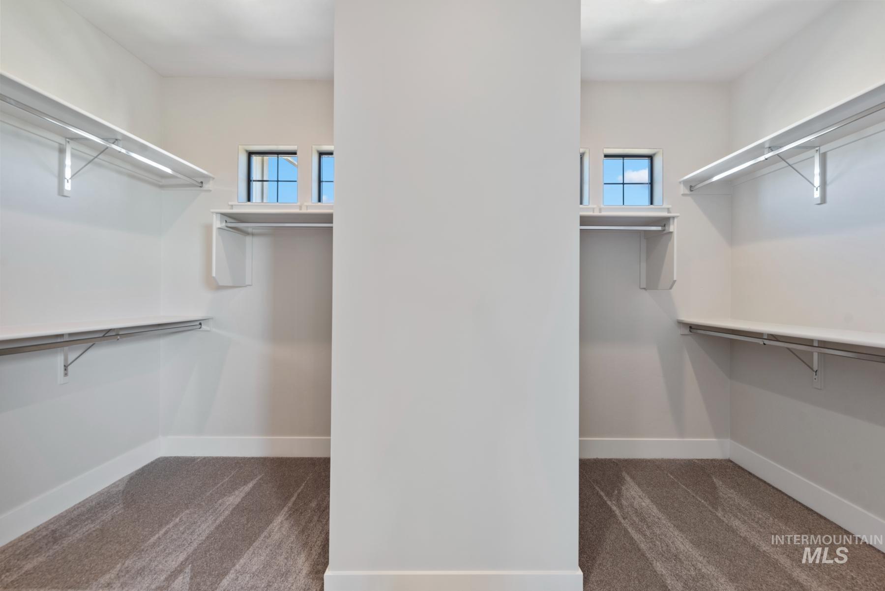 6851 N Valley Breeze Ave