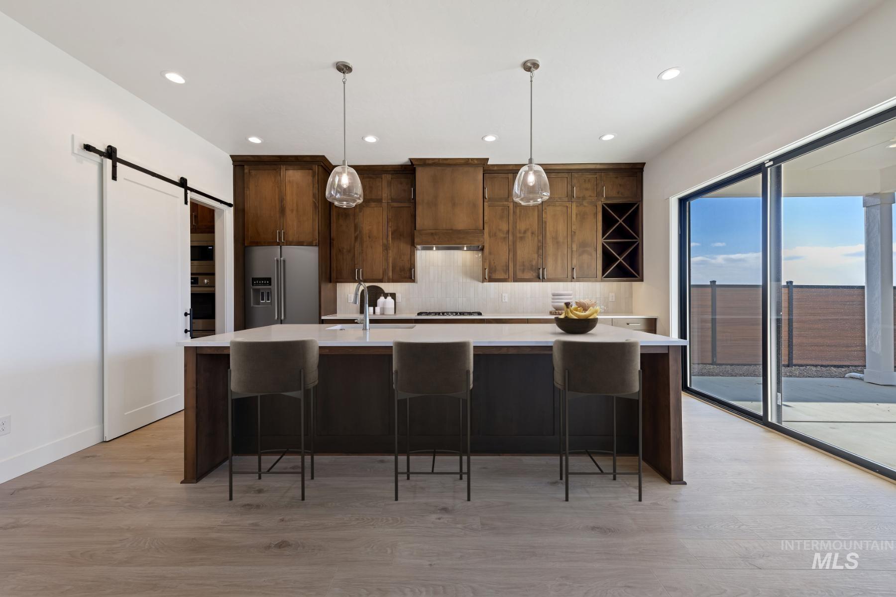 6829 N Valley Breeze Avenue