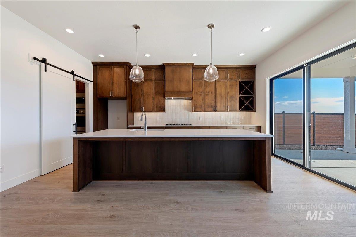 6829 N Valley Breeze Avenue