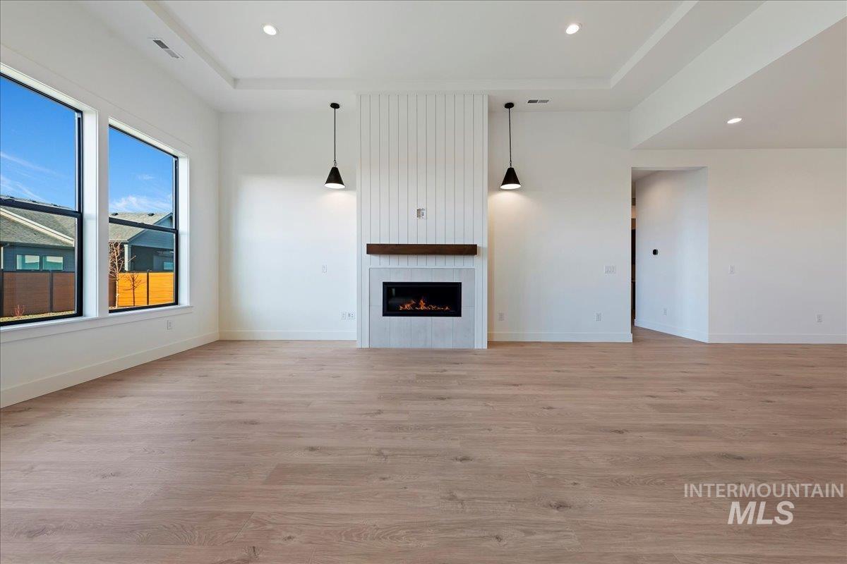 6829 N Valley Breeze Avenue