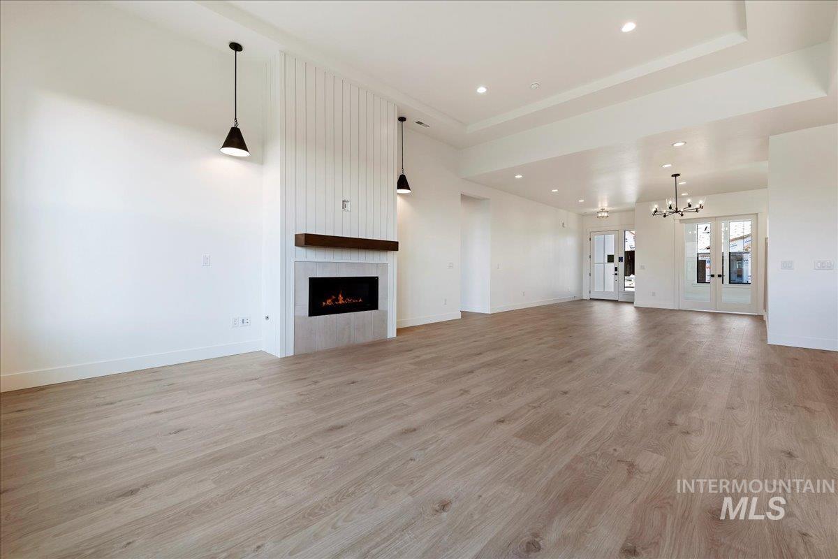 6829 N Valley Breeze Avenue