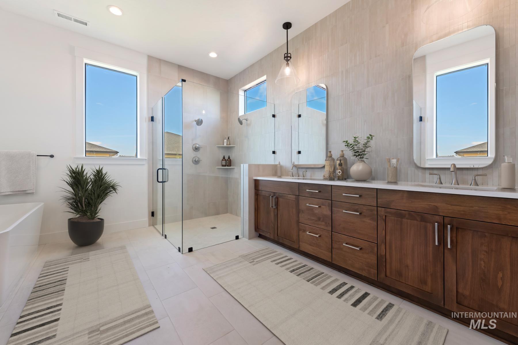 6829 N Valley Breeze Avenue