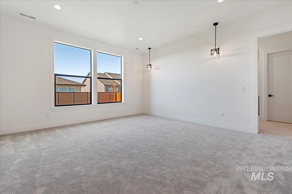 6829 N Valley Breeze Avenue