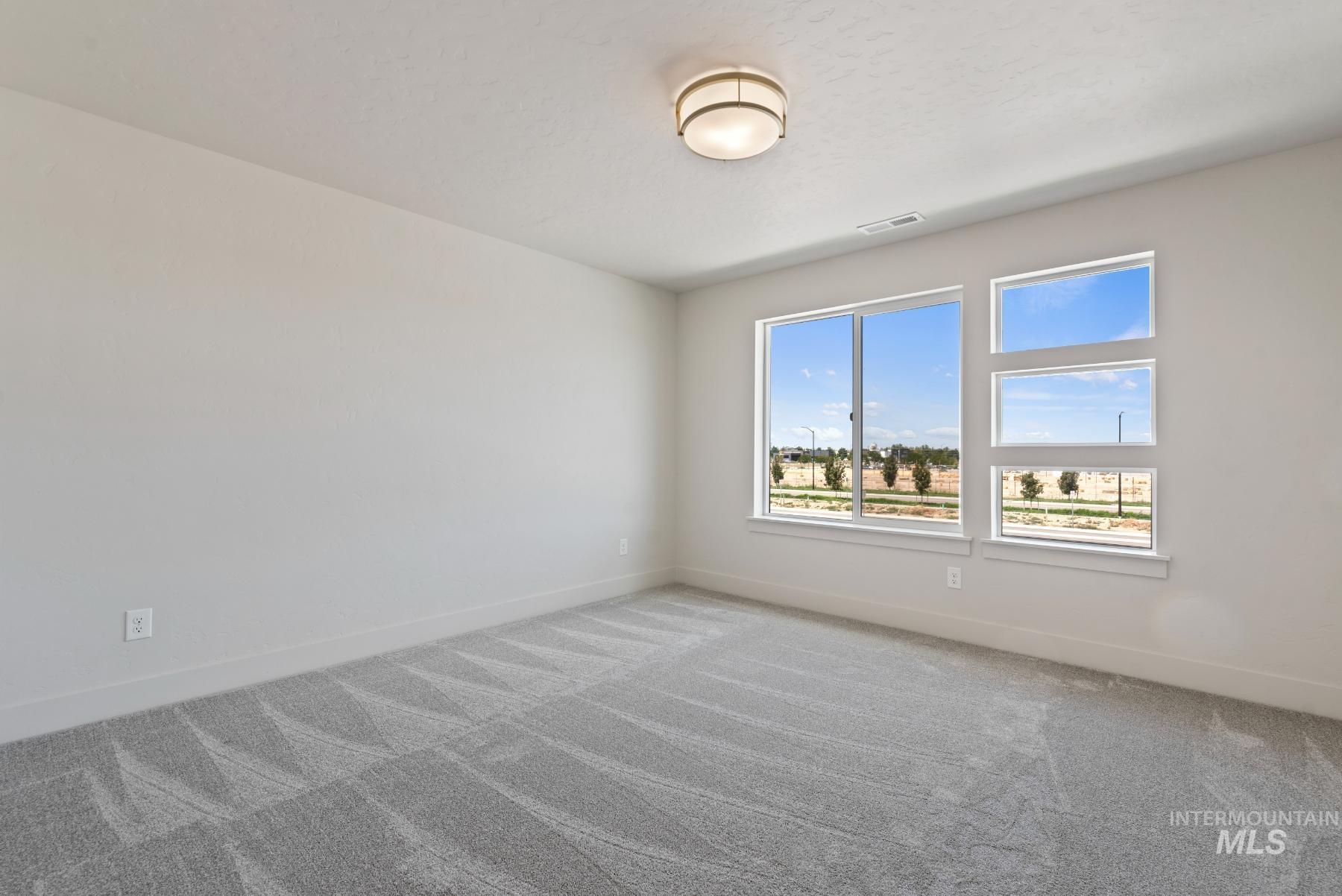 8458 W Graye St. Unit: Rouge