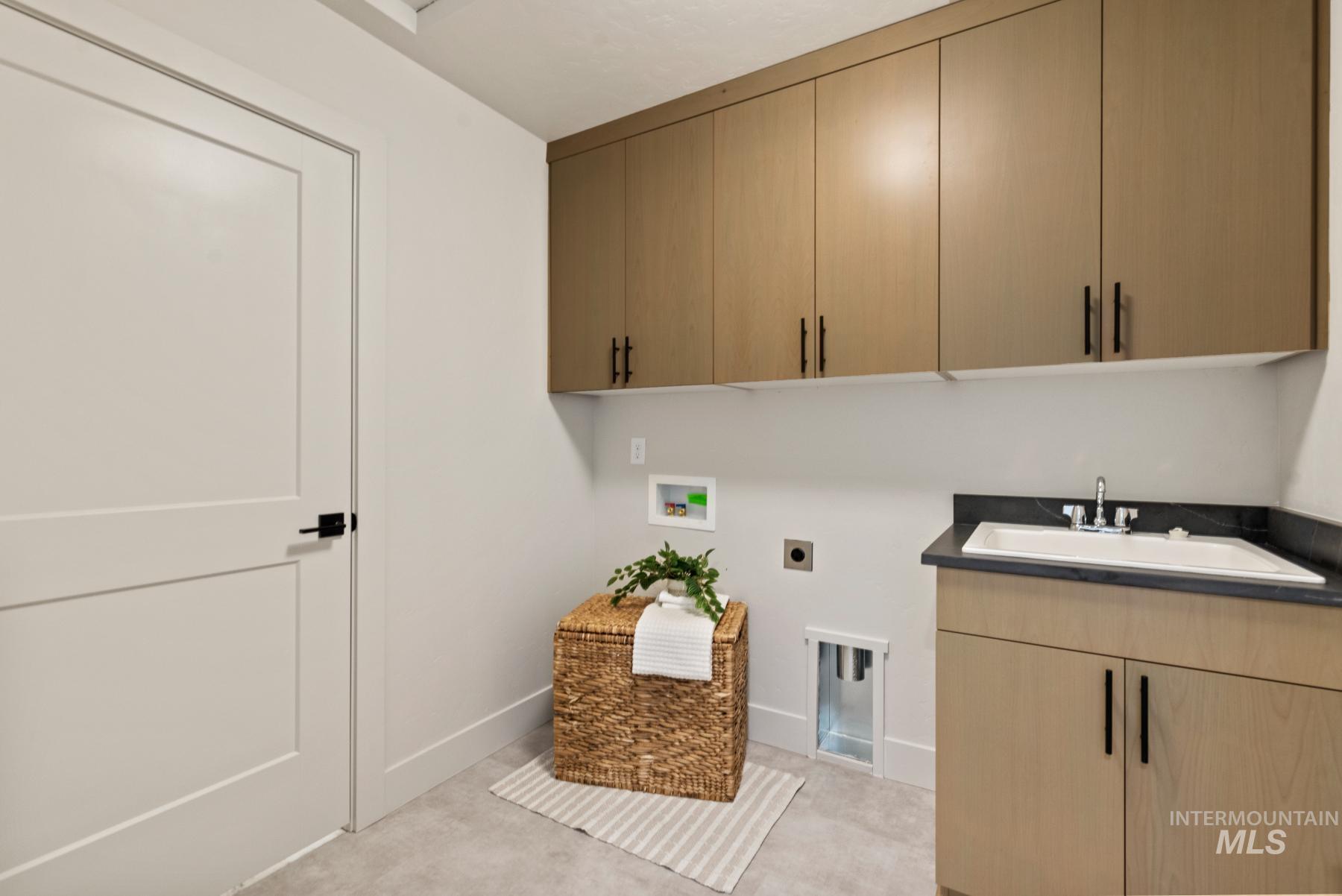 8458 W Graye St. Unit: Rouge