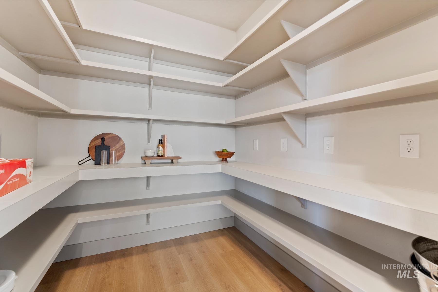 8530 W Graye Street Unit: Shasta XXL