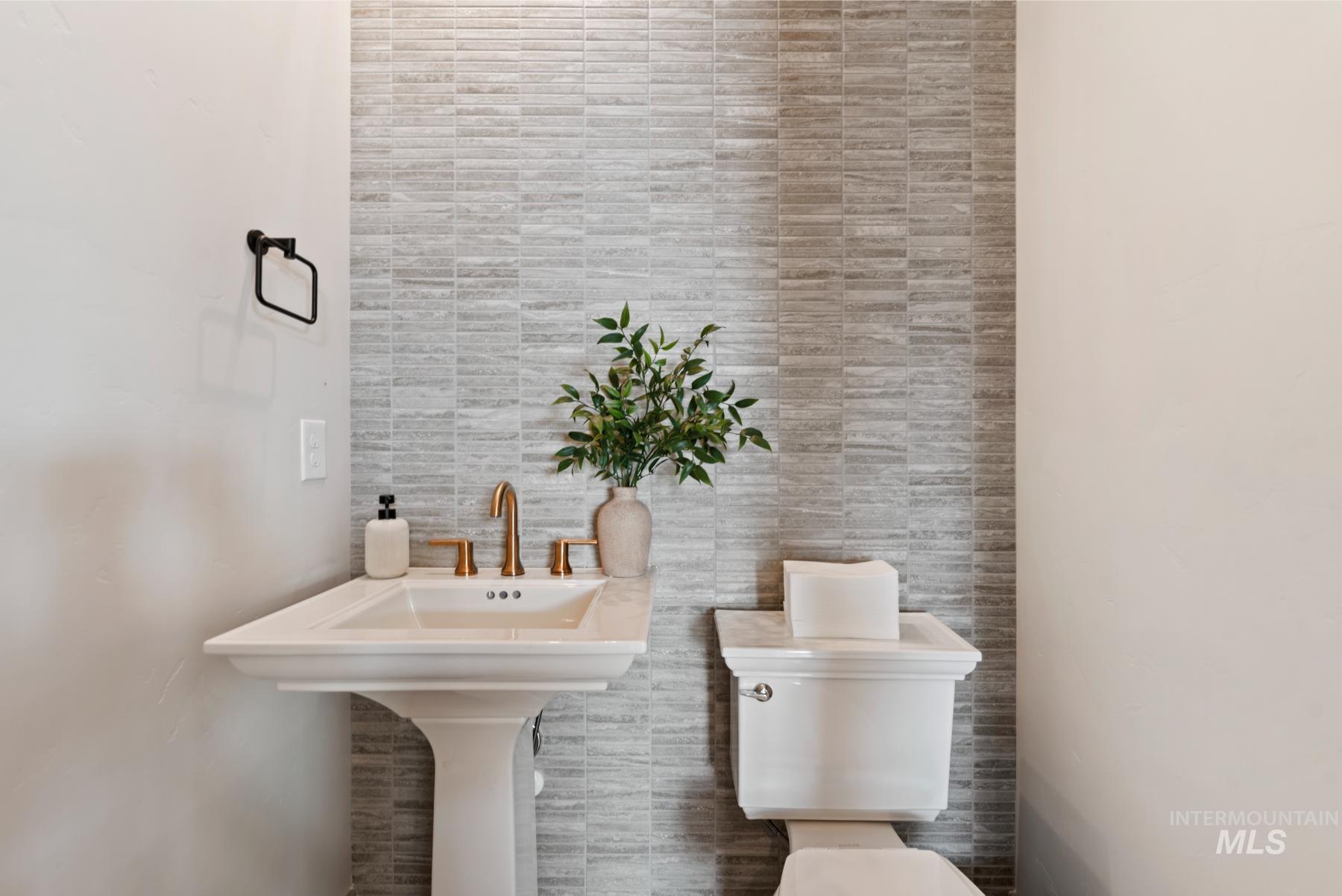 8530 W Graye Street Unit: Shasta XXL