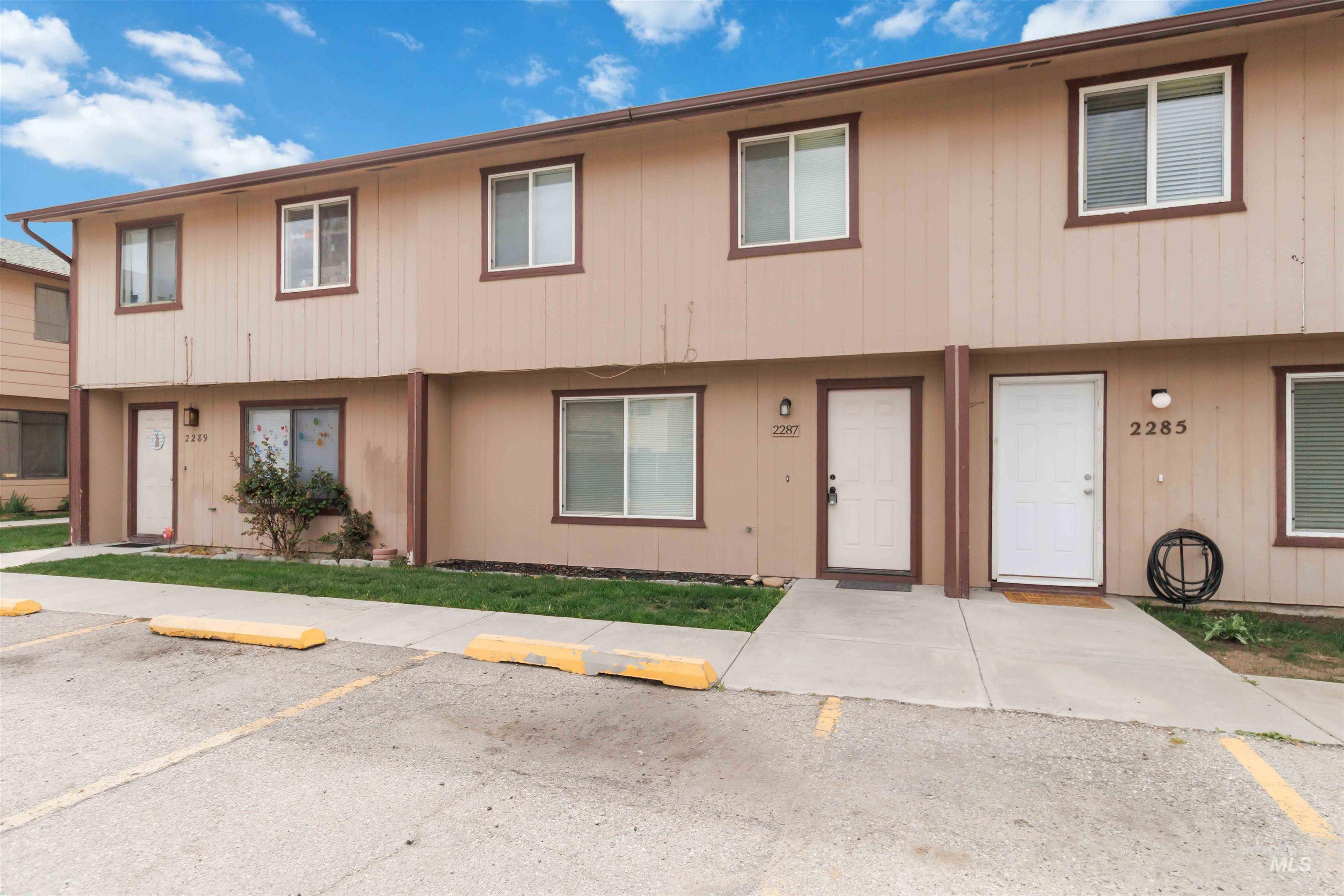 2287 S Loyolla Ln