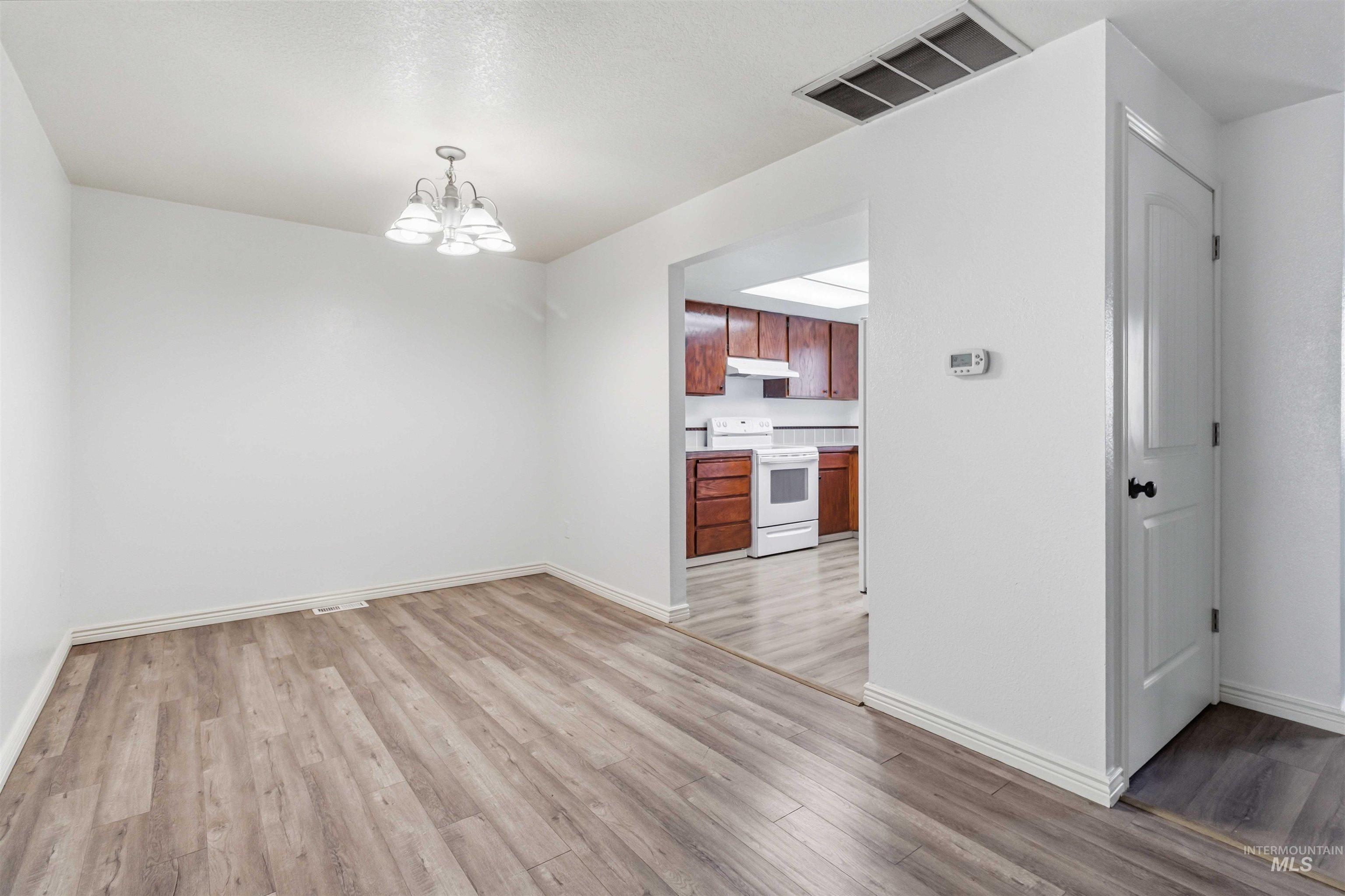2287 S Loyolla Ln