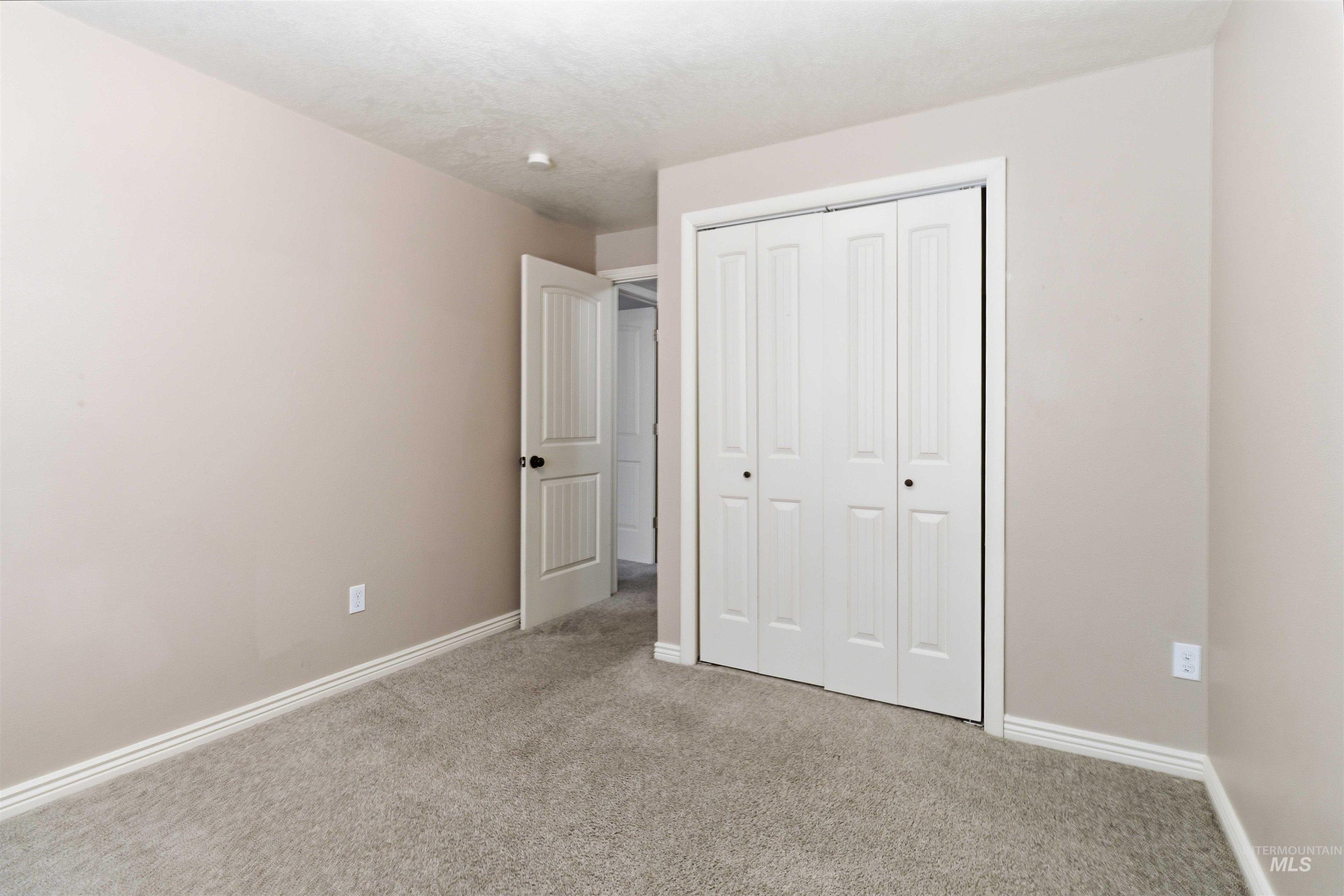 2287 S Loyolla Ln
