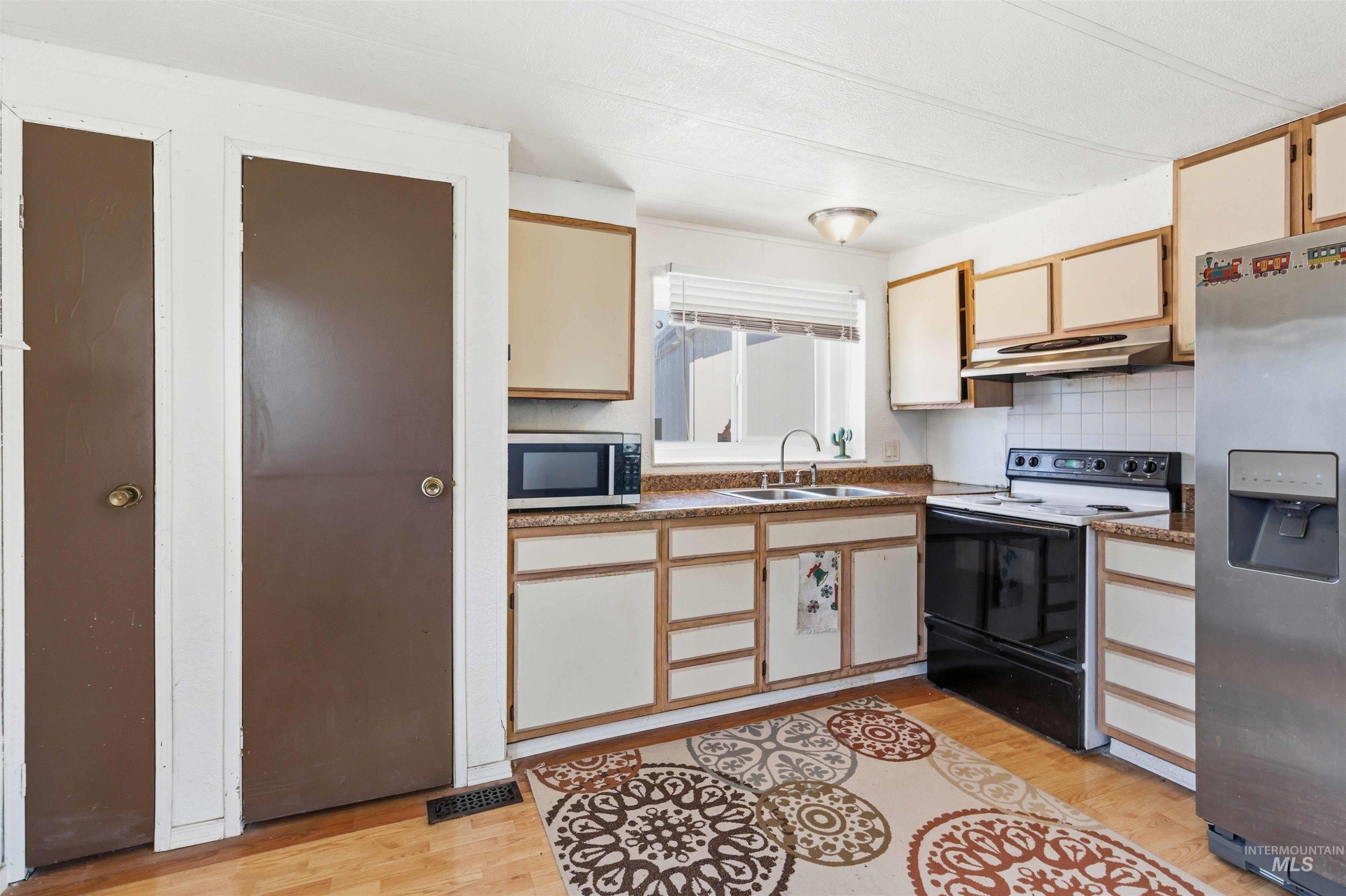 2815 W Dorian St Unit: 9