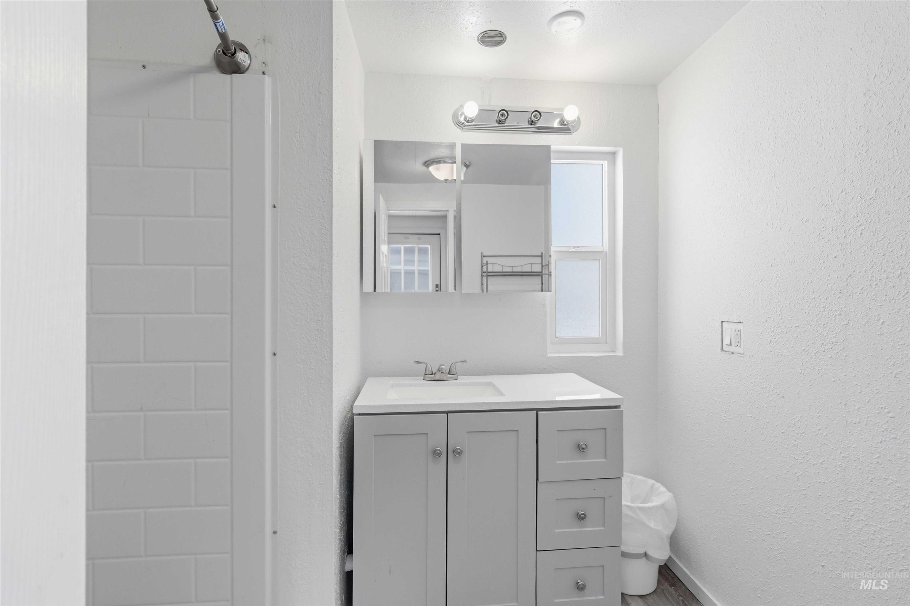2815 W Dorian St Unit: 9