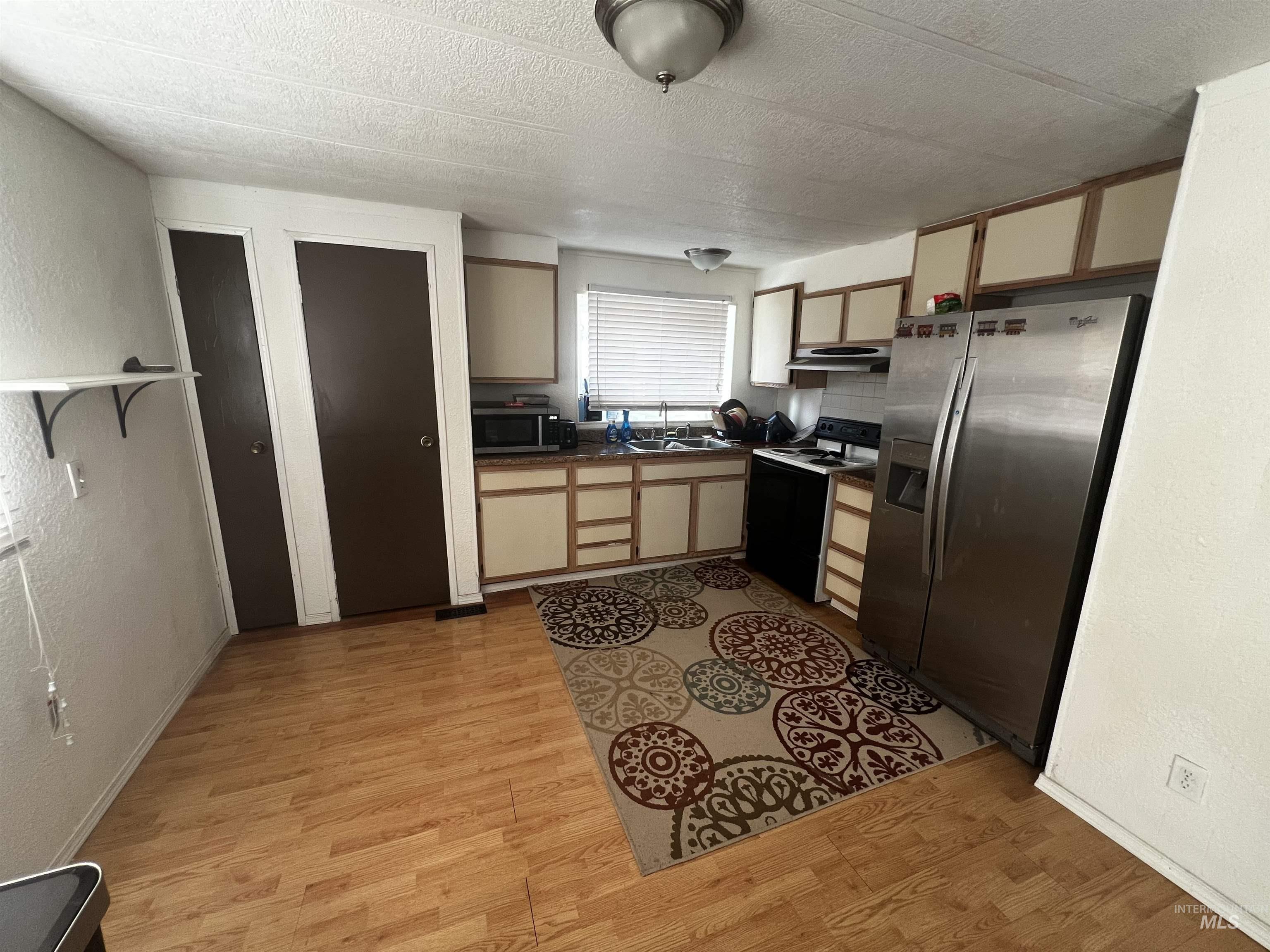 2815 W Dorian St Unit: 9