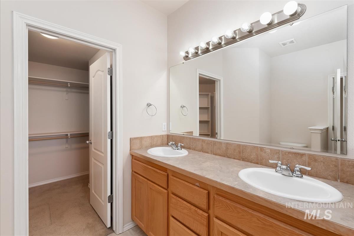 2080 W Sage Springs Ct