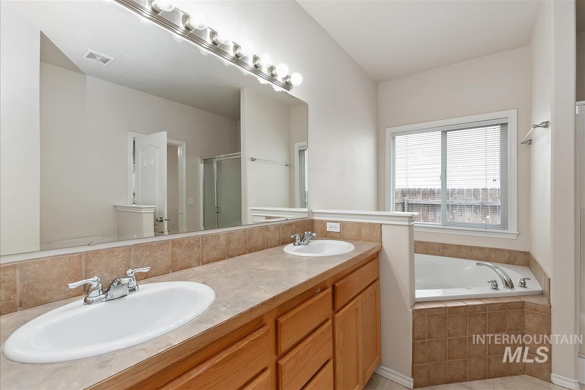 2080 W Sage Springs Ct