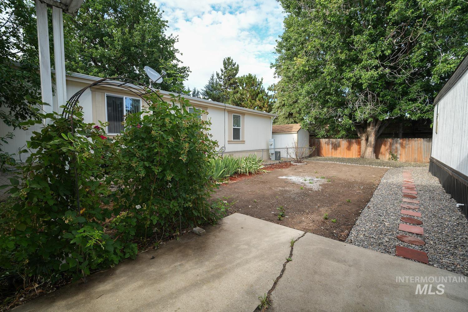 7826 Manassas Ln