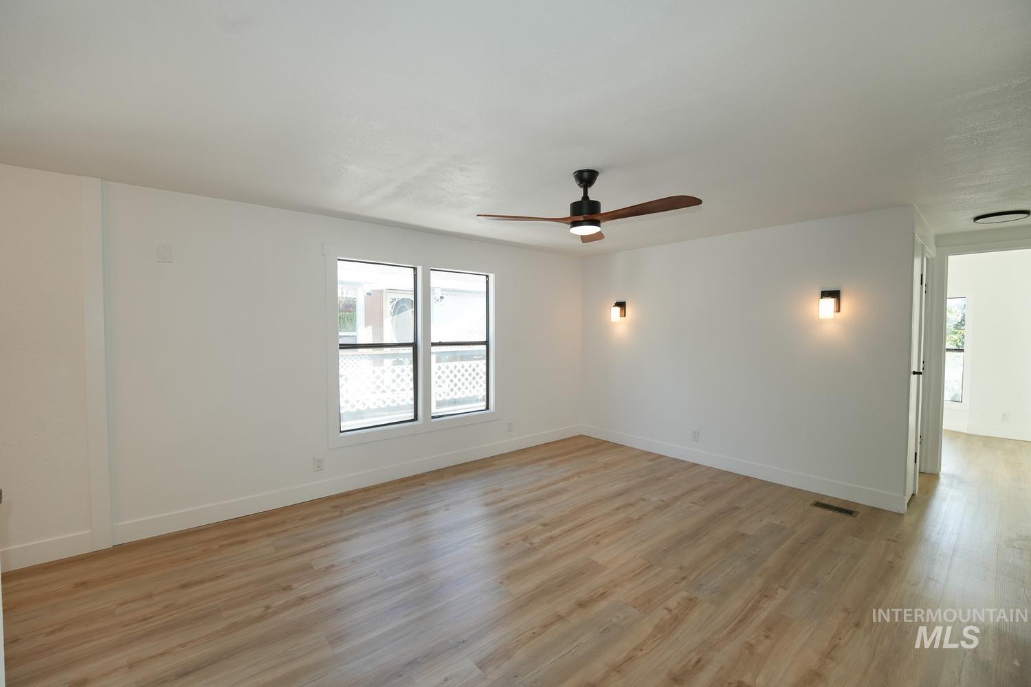 7826 Manassas Ln