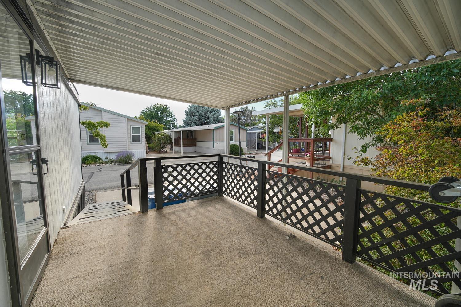 7826 Manassas Ln