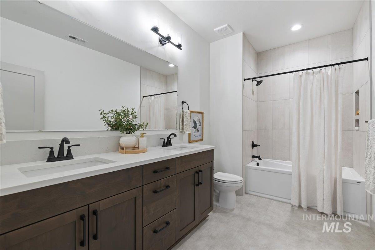7878 W Flathead Lake St Unit: Rainier- 8'shop