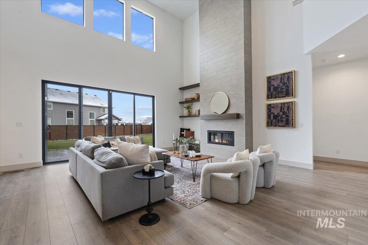 7878 W Flathead Lake St Unit: Rainier- 8'shop