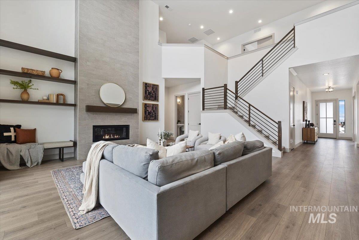 7878 W Flathead Lake St Unit: Rainier- 8'shop