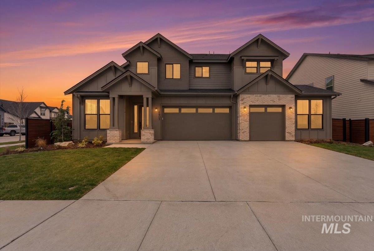 7878 W Flathead Lake St Unit: Rainier- 8'shop