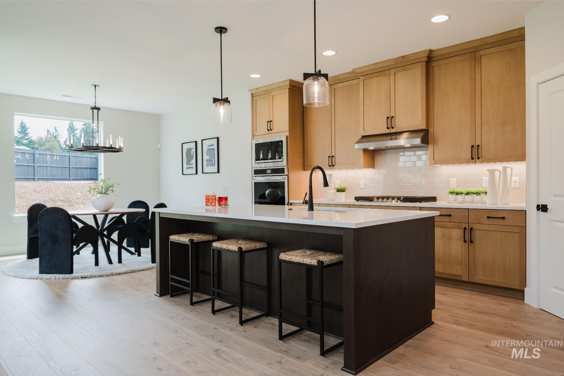 2866 N Stone Mill Ave Unit: Rouge