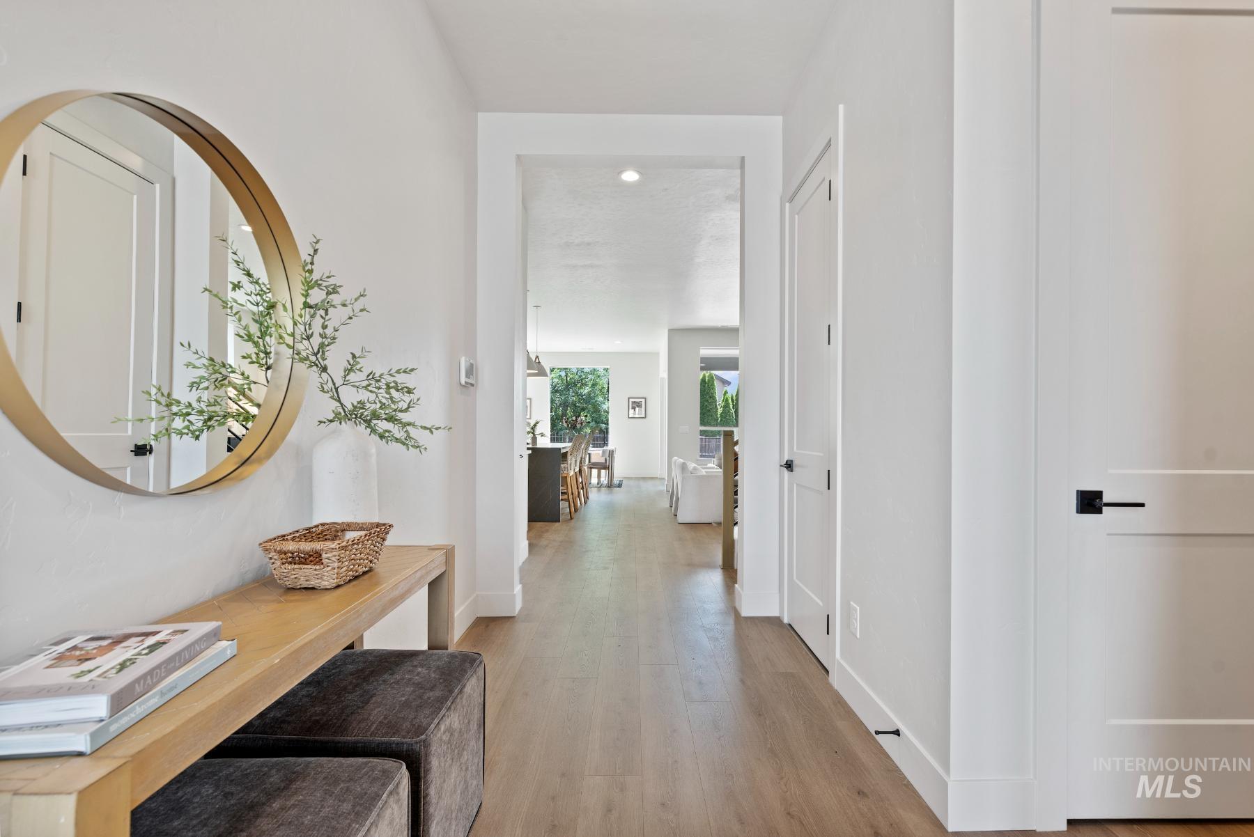 2866 N Stone Mill Ave Unit: Rouge