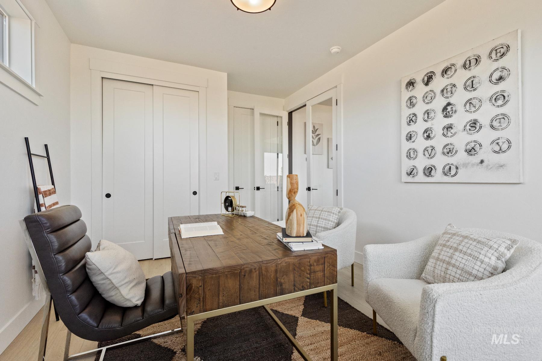 1452 W Briarcliff St Unit: Jefferson RV