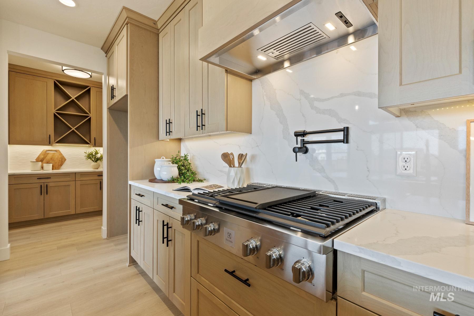 1452 W Briarcliff St Unit: Jefferson RV