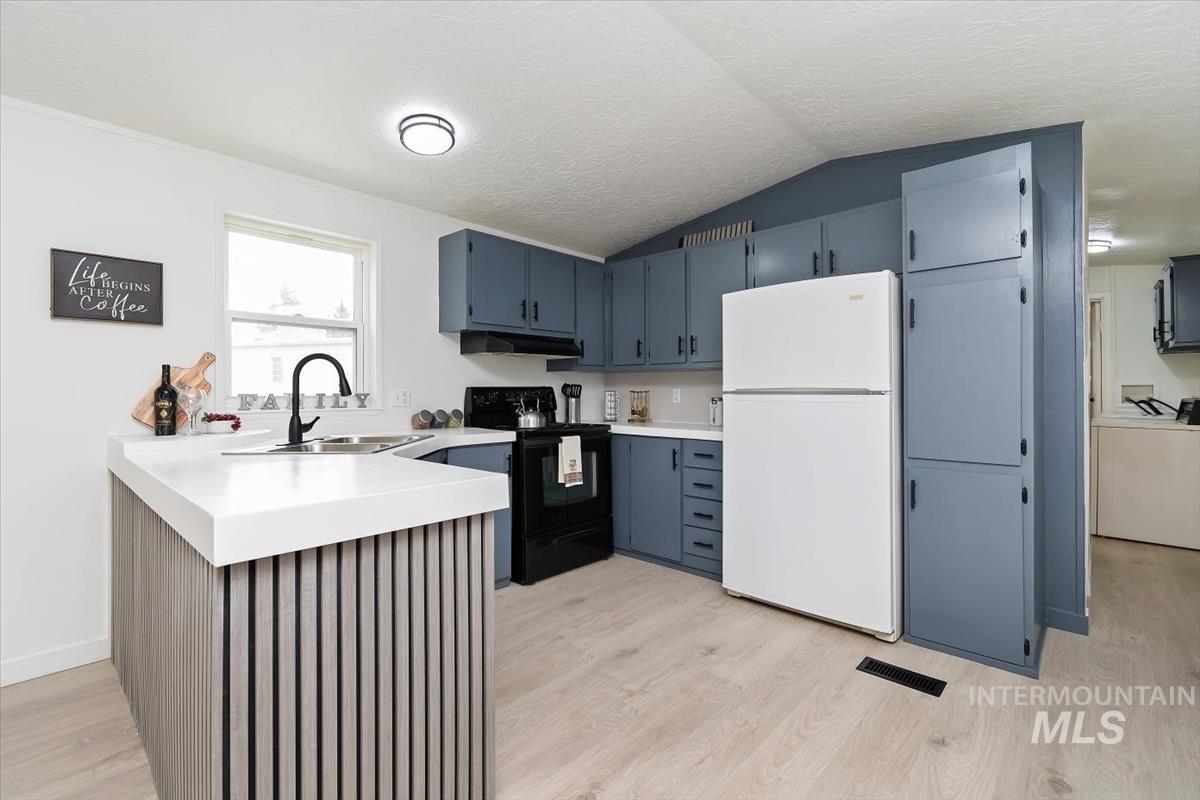 790 N Riviera Drive Unit: 7
