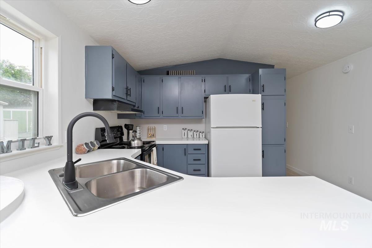 790 N Riviera Drive Unit: 7