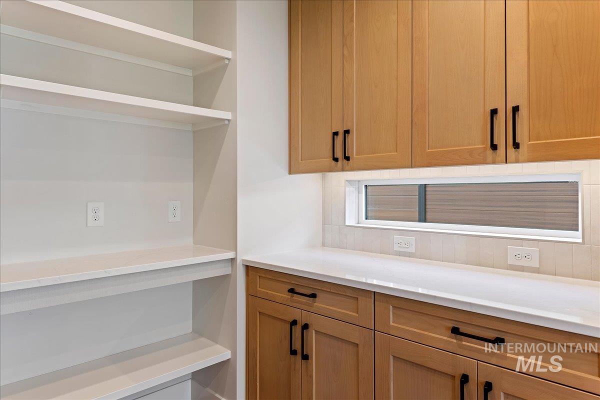 7715 W Flathead Lake St Unit: Alpine -6 Car