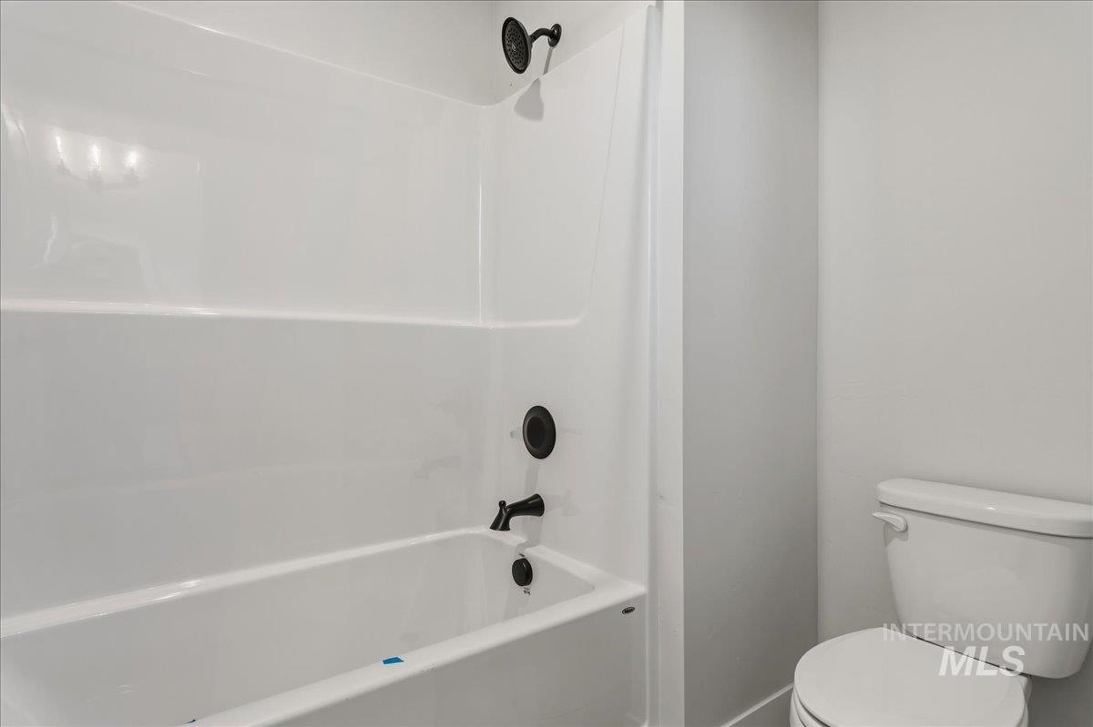 7715 W Flathead Lake St Unit: Alpine -6 Car