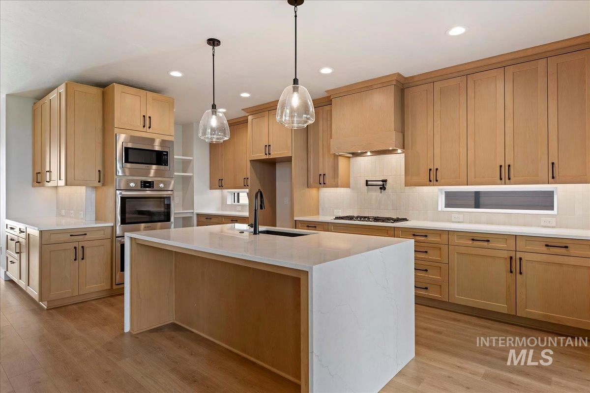 7715 W Flathead Lake St Unit: Alpine -6 Car