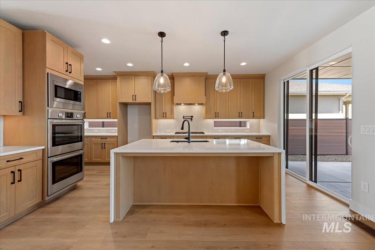7715 W Flathead Lake St Unit: Alpine -6 Car