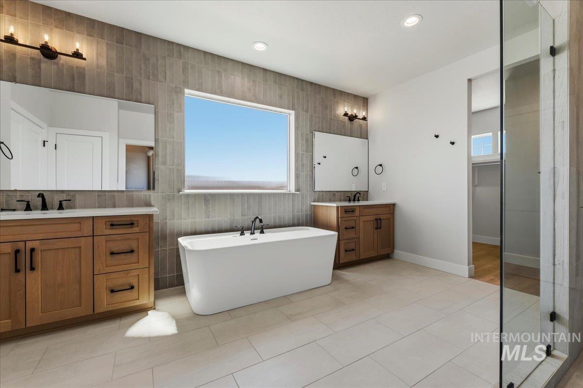 7715 W Flathead Lake St Unit: Alpine -6 Car