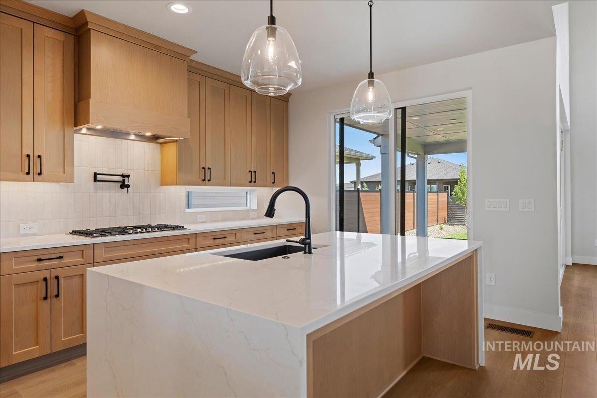 7715 W Flathead Lake St Unit: Alpine -6 Car