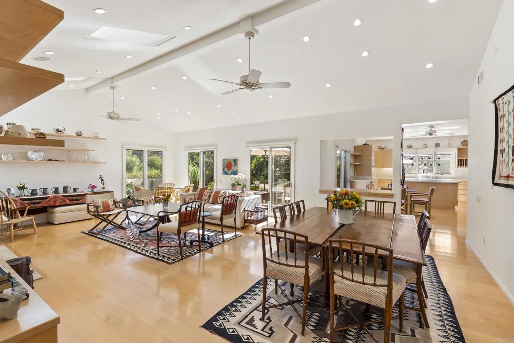 Spacious Dining Area 