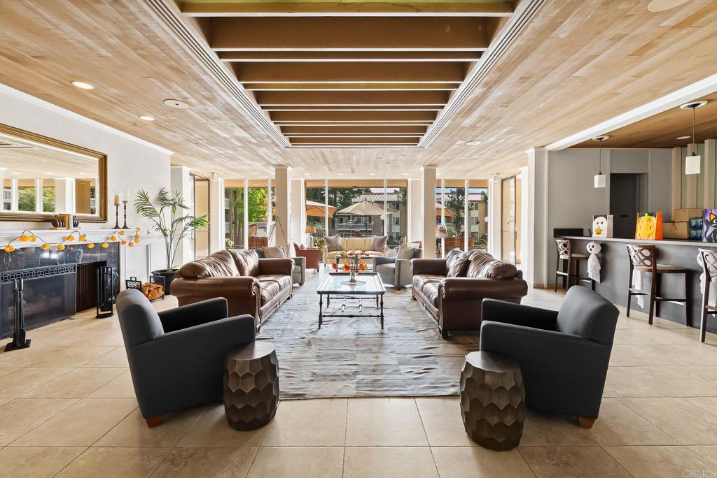 1801 Diamond St 3-108