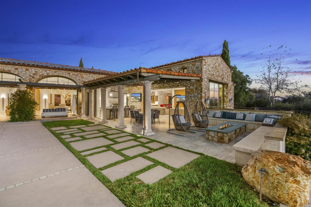 8114 Sendero de la Pradera