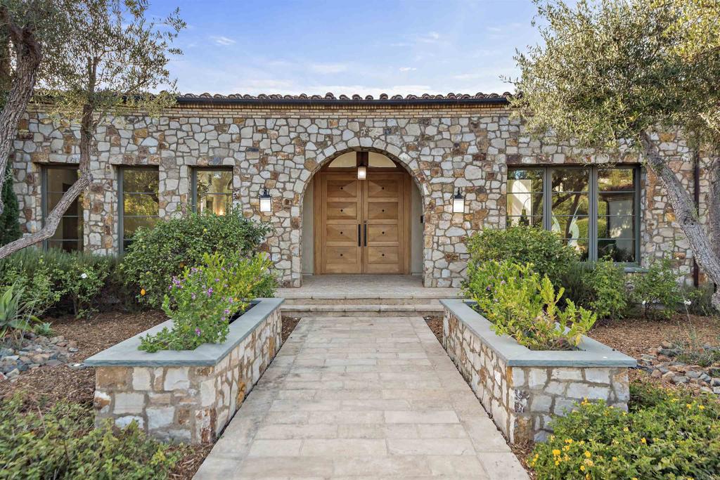 8114 Sendero de la Pradera