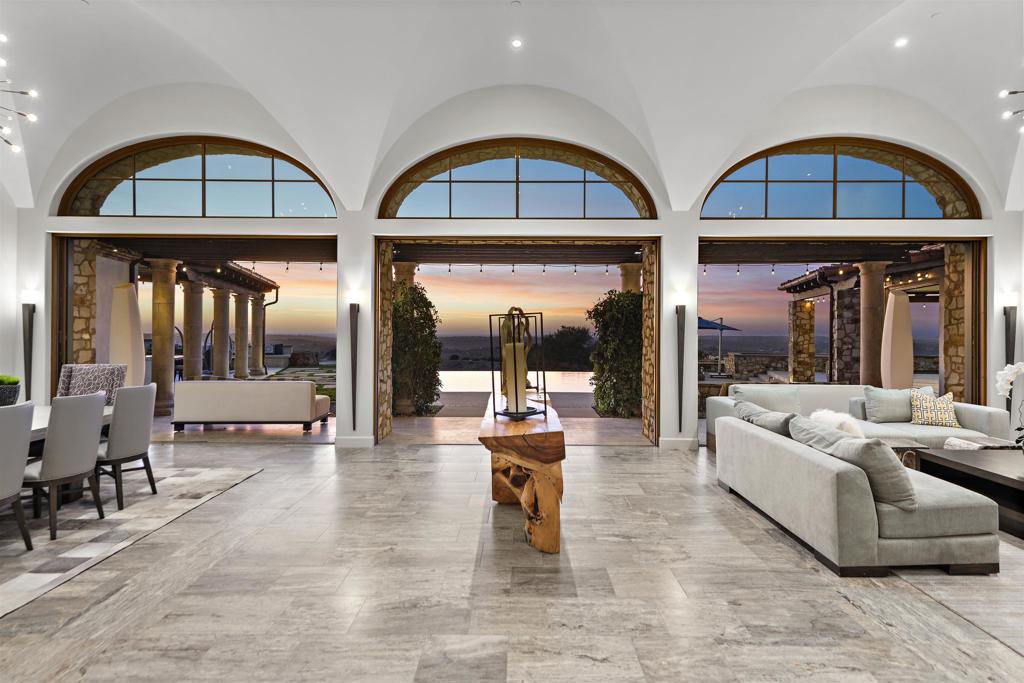 8114 Sendero de la Pradera