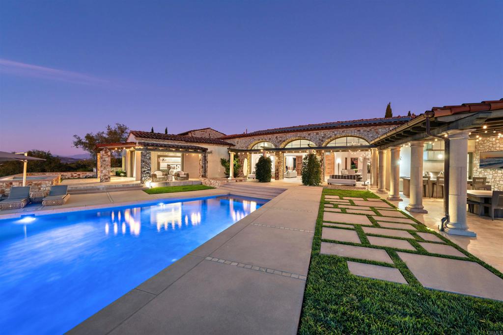 8114 Sendero de la Pradera