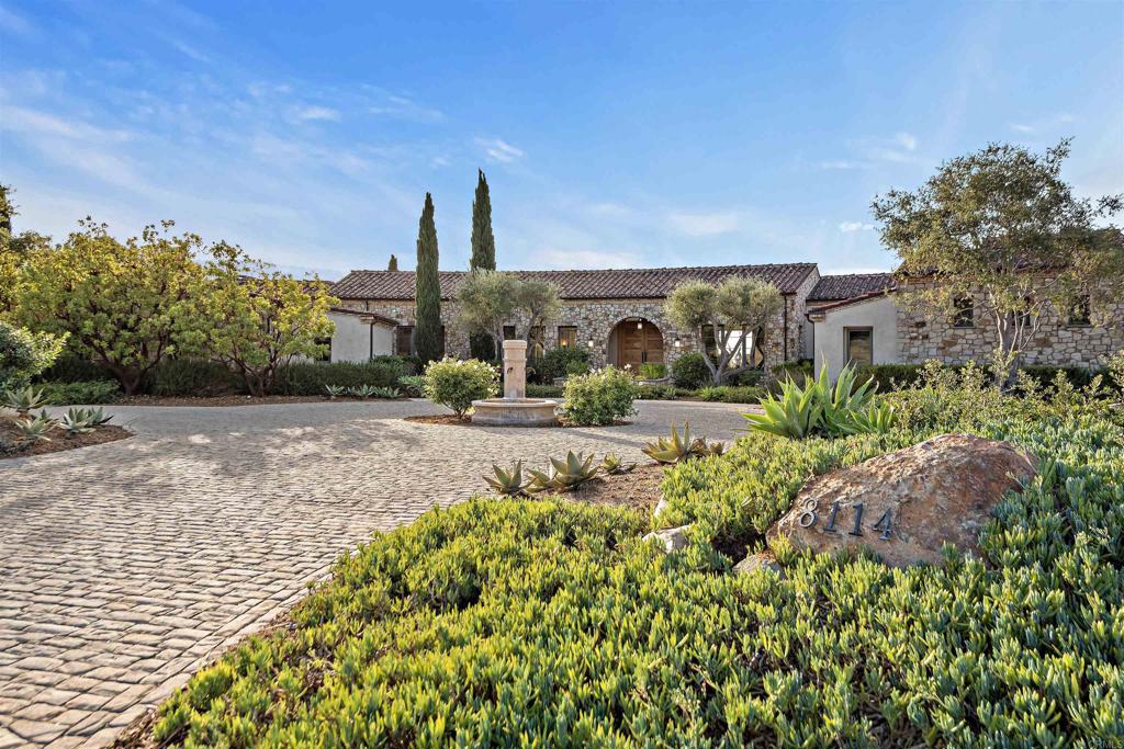 8114 Sendero de la Pradera