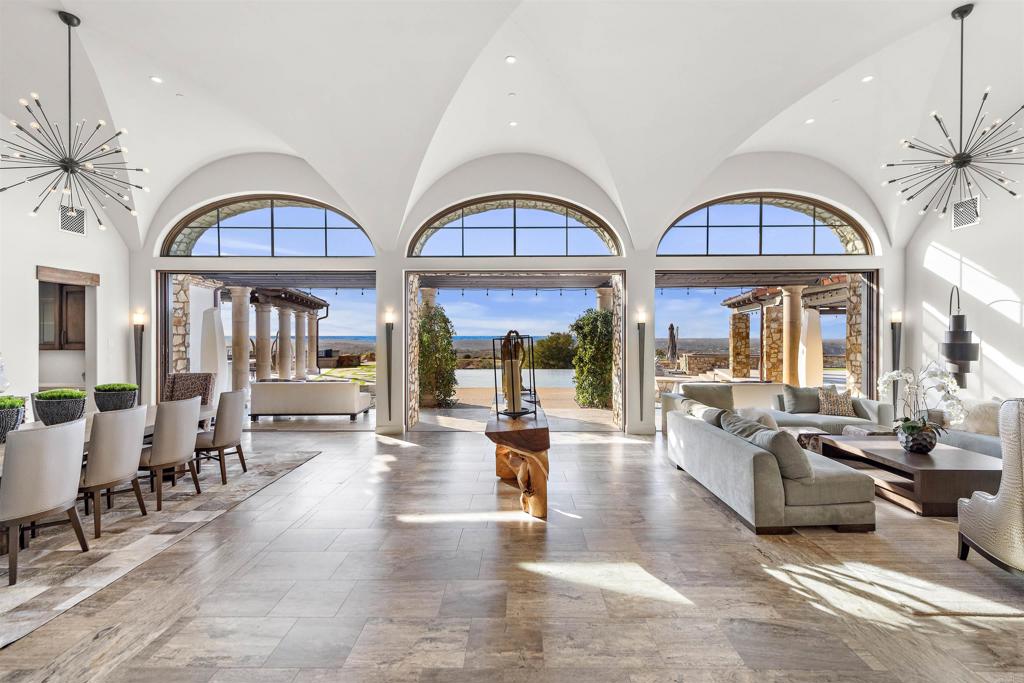 8114 Sendero de la Pradera