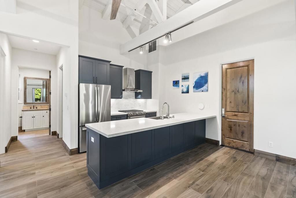 5330 San Elijo