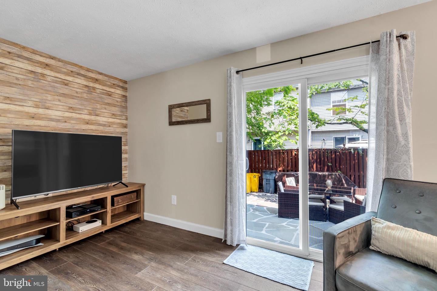 504 Domain Ct